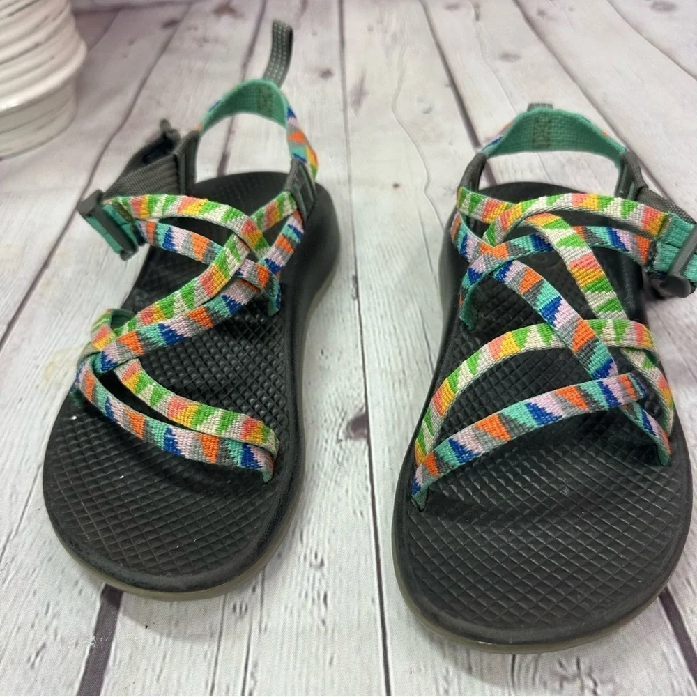 chaco bright geometric design strappy Sandals outdoor gorpcore sz kids 2